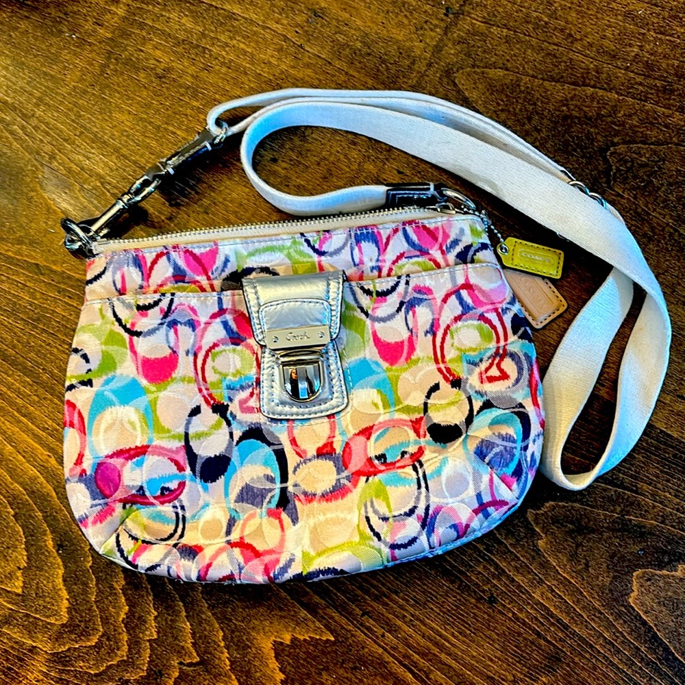 Coach Poppy Embossed Signature Crossbody Swing Pack Purse Handbag Multi Colors